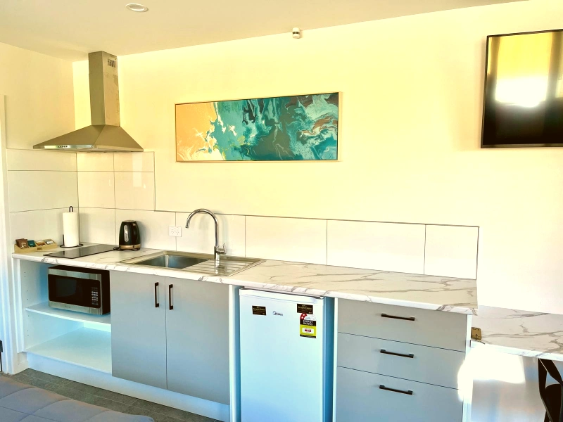 Cook top and kitchen facilities in private studio, Kerikeri